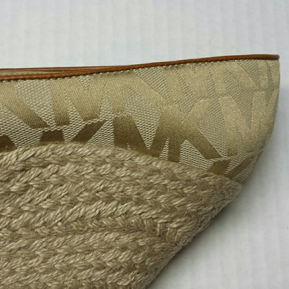 NWOT Michael Kors Wedges Beige/Tan Size 9.5M - Picture 3 of 8